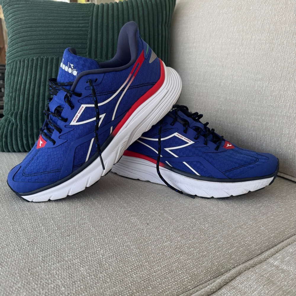 DIADORA | Equipe Nucleo, Mens Size 11.5 - like new